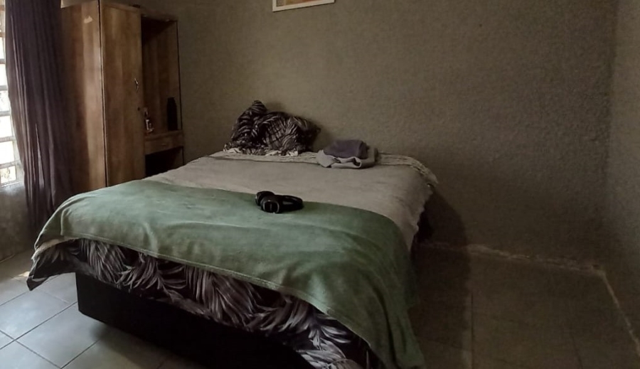 6 Bedroom Property for Sale in Pienaarsdorp North West